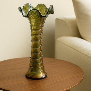 Vintage Imperial Ripple Carnival Swung Glass Iridescent MCM  8”Vase 2 1/2” Base